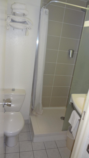Bathroom, Logis Hotel Cottage, Pas-de-Calais