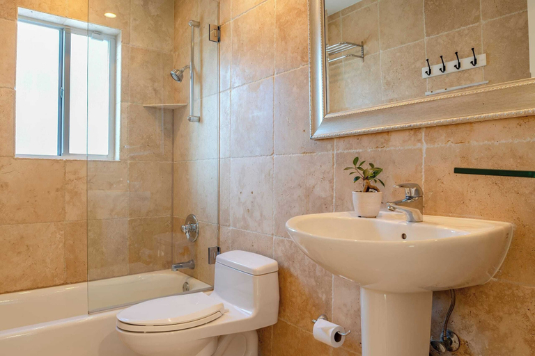 Bathroom 4, Rate Discounts! Beachside Home, Pool + Ocean Views Beach Haven by Avantstay, Broward