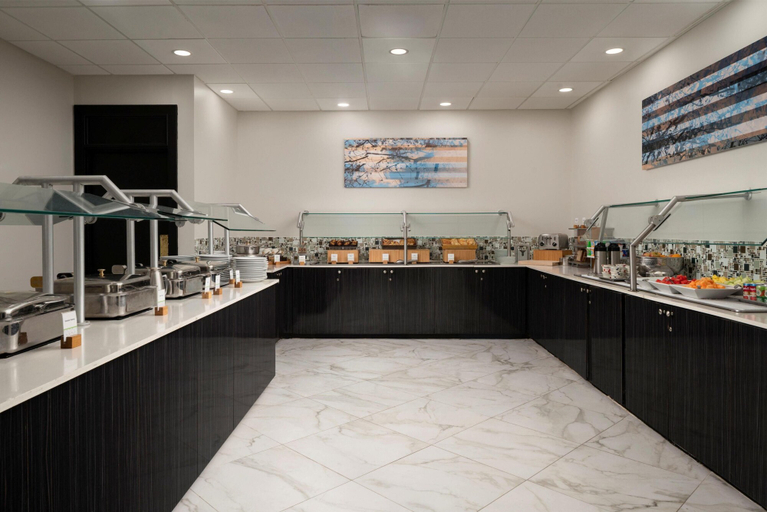 Food & Drinks 4, DoubleTree by Hilton Richmond - Midlothian, Chesterfield