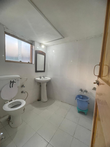 Bathroom, New Snow View Resort pahalgam, Anantnag