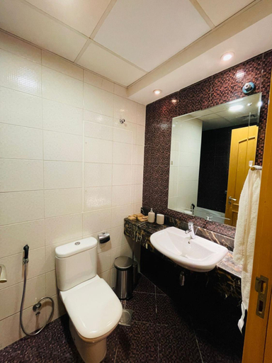 Bathroom 4, Studio in Dubai Marina walking JBR Beach & Cruise, Dubai
