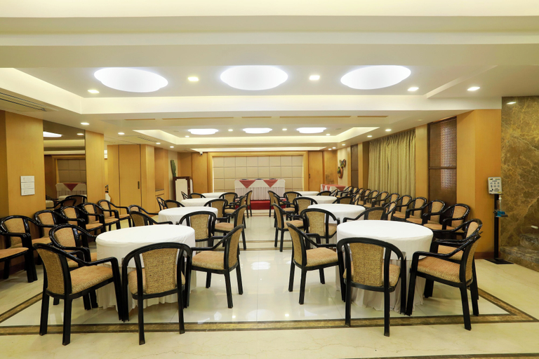 Food & Drinks 4, Kohinoor Executive, Pune