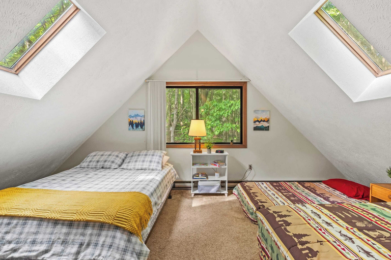 Bedroom 3, 7mins to Skiing, Fire Pit, Game Table Lake Access Hygge Home by Avantstay, Monroe