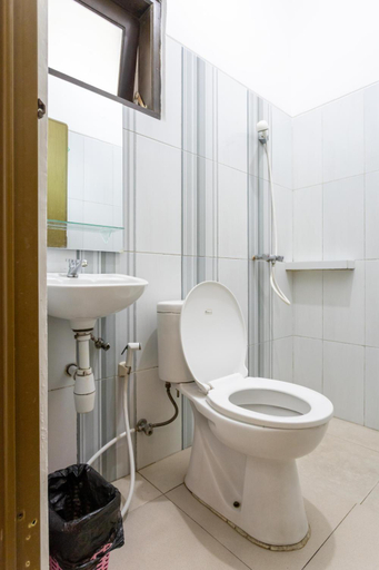 Bathroom 25