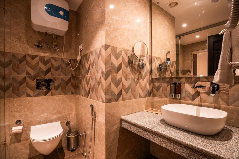 Bathroom 4, Alt Life Luxe | Himalayan |Dharamkot- Mcleodganj, Kangra