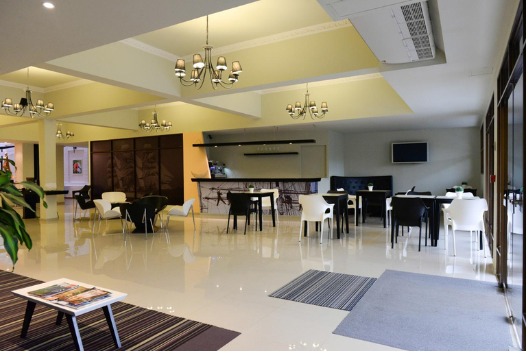 Public Area 2, Santiago Hotel, Capital