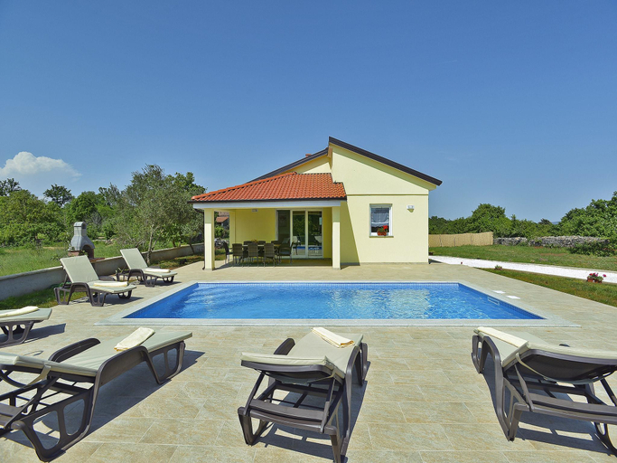 Sport & Beauty 2, Villa in Marcana with Pool and Adriatic Views, Marčana