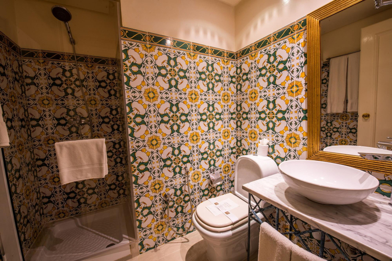 Bathroom 5, Carthage Thalasso Resort, La Marsa