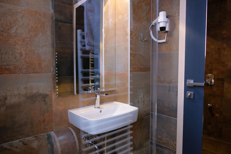 Bathroom 4, New Hotel, Sarajevo
