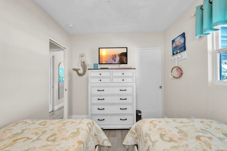 Bedroom 2, Seaduction Ami A 2 Bedroom Condo by RedAwning, Manatee