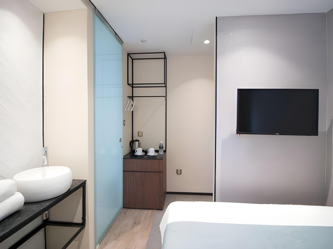 Bedroom 28