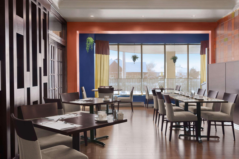Food & Drinks 5, Days Inn & Conference Centre by Wyndham Blainville, Thérèse-De Blainville