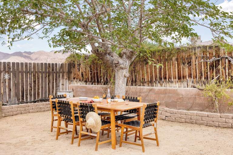 Others 3, Boho Joshua Tree Escape w/ Firepit, Courtyard & Epic Views Asteroid by Avantstay, San Bernardino