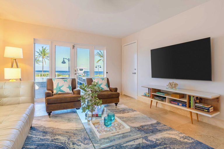 Others 5, Rate Discounts! Beachside Home, Pool + Ocean Views Beach Haven by Avantstay, Broward