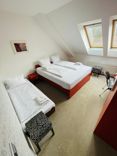 Bedroom 2, Hotel U Tri volu, Blansko