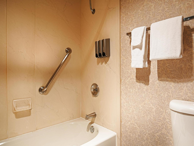 Bathroom, Executive Inn by the Space Needle, Seattle