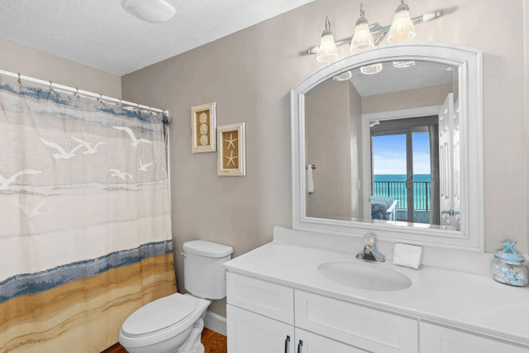 Bathroom 5, Emerald Isle Resort 405 by Avantstay Beachfront, Beach Chairs + Pool Access, Bay