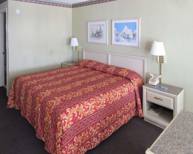 Bedroom 3, Rodeway Inn San Juan, Hidalgo