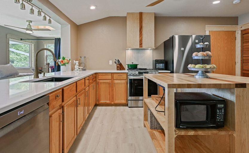 Private kitchen 2, Sand Bar Resort in Suring, Oconto