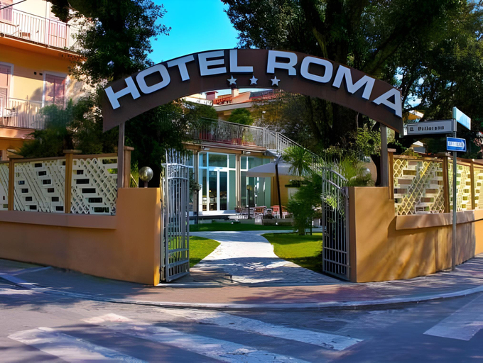 Exterior & Views 2, Hotel Roma, Massa Carrara