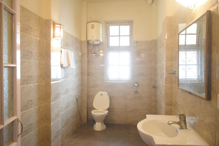 Bathroom 4, Pineridge Hotel Darjeeling, Darjiling
