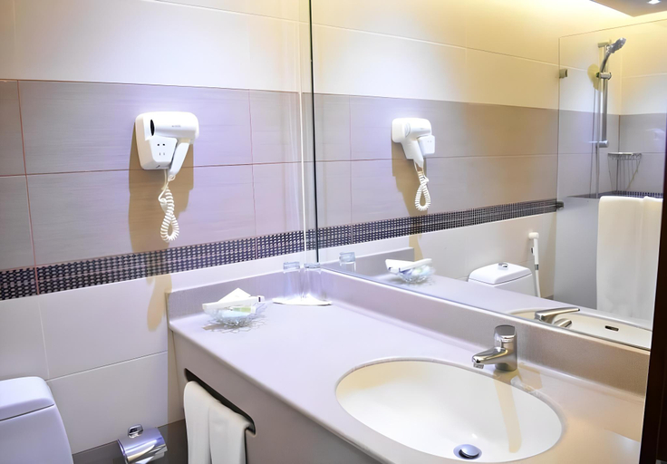 Bathroom 5, Al Mutlaq Hotel Riyadh, Riyadh