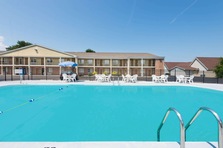 Sport & Beauty 5, Days Inn by Wyndham Amherst, Lorain