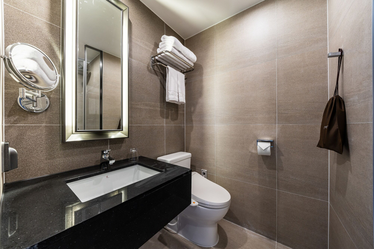 Bathroom 5, Best Western Plus Jeonju Hotel, Jeonju