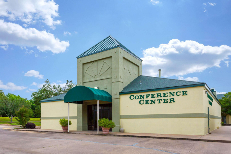 Exterior & Views 2, Quality Inn Heber Springs, Cleburne