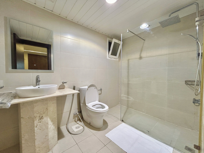Bathroom 3, George Residence Banana Island Rd Ikoyi, LagosIsland