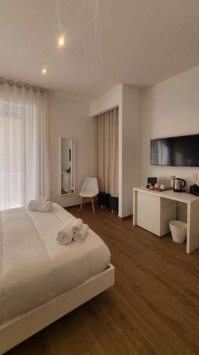 Others 2, Latte e Letto, Avellino