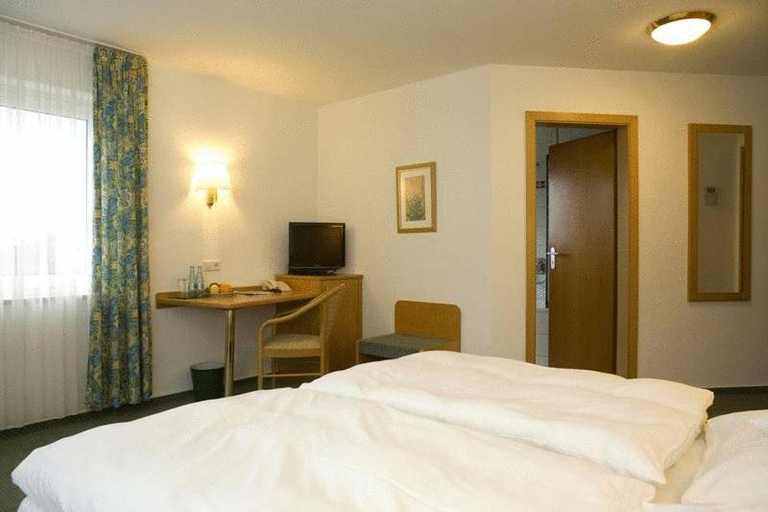 Bedroom, Landgasthof Holzle, Ostalbkreis