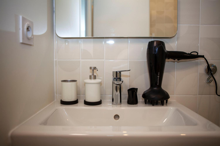 Bathroom 3, Five to Sete - Gare - Centre-ville, Hérault