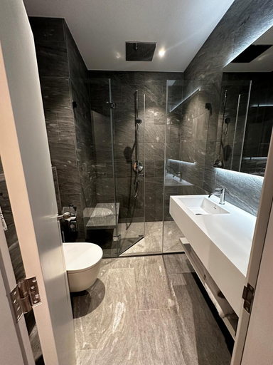Bathroom, Hotel Schweizerhof St Moritz, Maloja