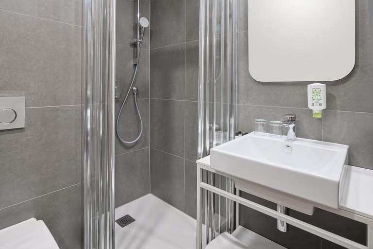 Bathroom 5, Island Hotel Istra, Rovinj