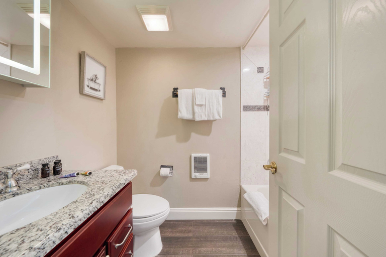 Bathroom 3, Ski Way by Avantstay Cozy Tahoe Home w/ Fireplace & Balcony, Washoe