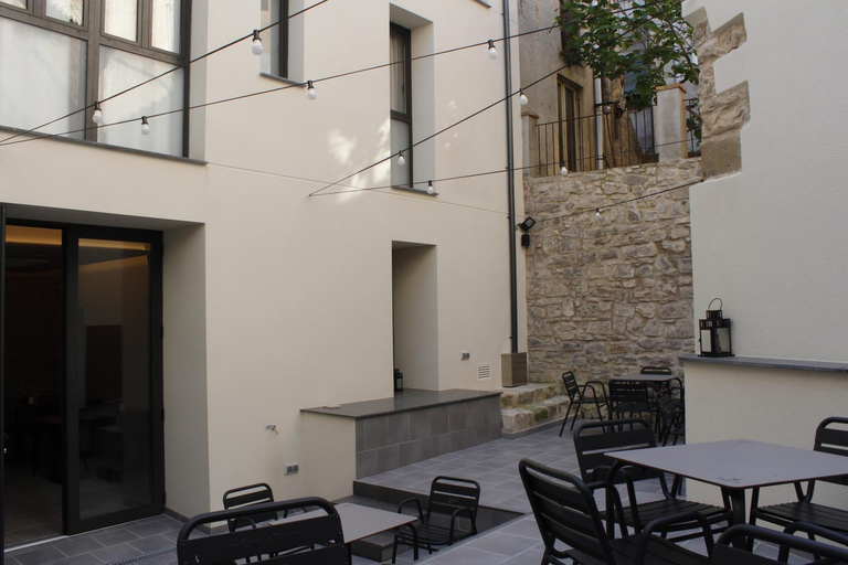Others 4, Hostal Universitat, Lleida