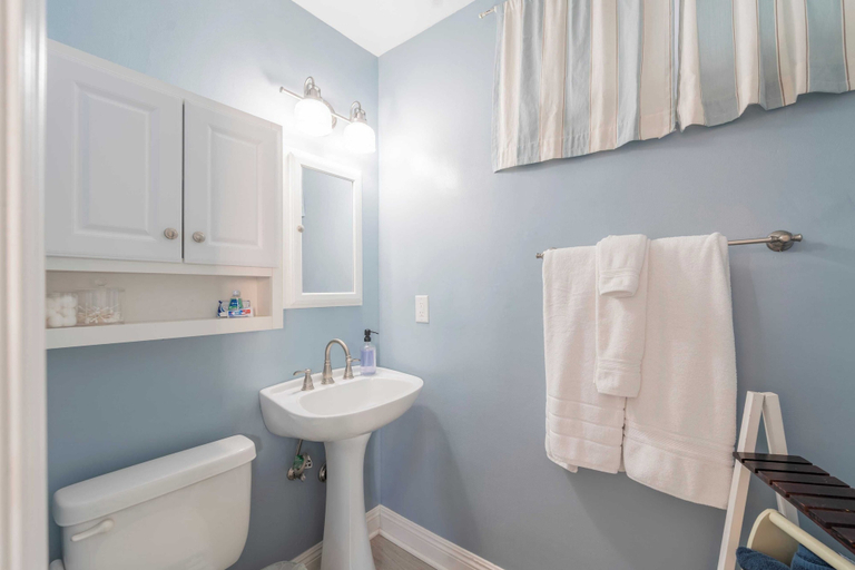 Others 2, Sleeps 16 Dock, Walk to Beach, Balboa Fun Zone & Dining Edgewater Place, Orange