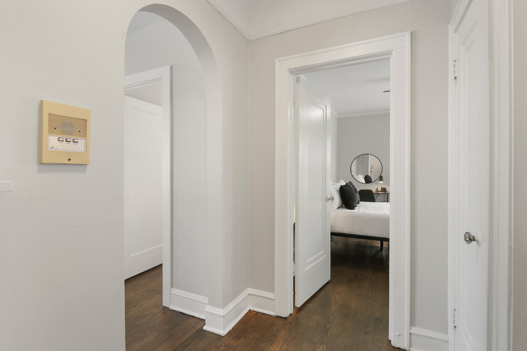 Others 2, Chic 2BR Apt in Skokie - Elm 3A, Cook