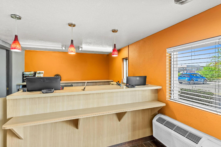 Public Area 2, Rodeway Inn Albuquerque West, Bernalillo