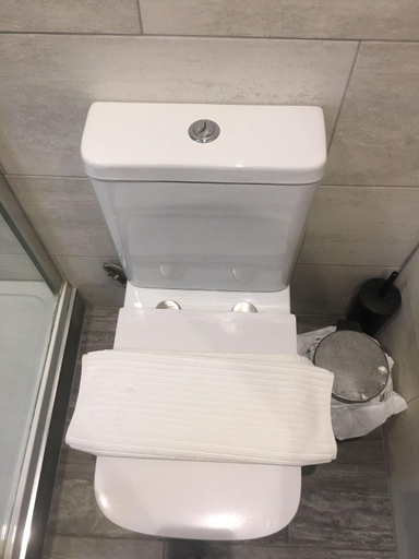 Bathroom 3, Hadleigh Hotel, East Sussex