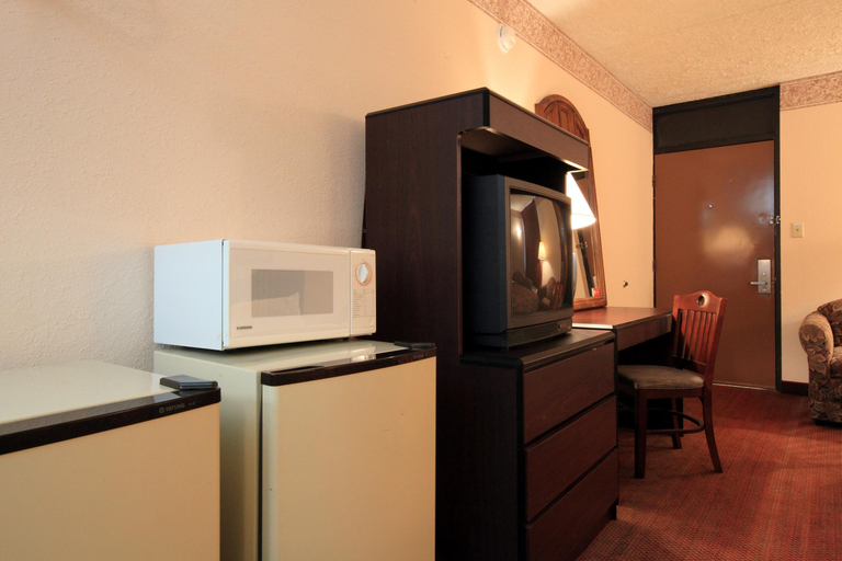 Bedroom 3, Americas Best Value Inn North Capital, Wake
