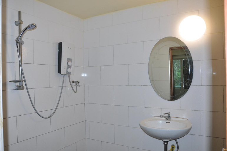 Bathroom 8