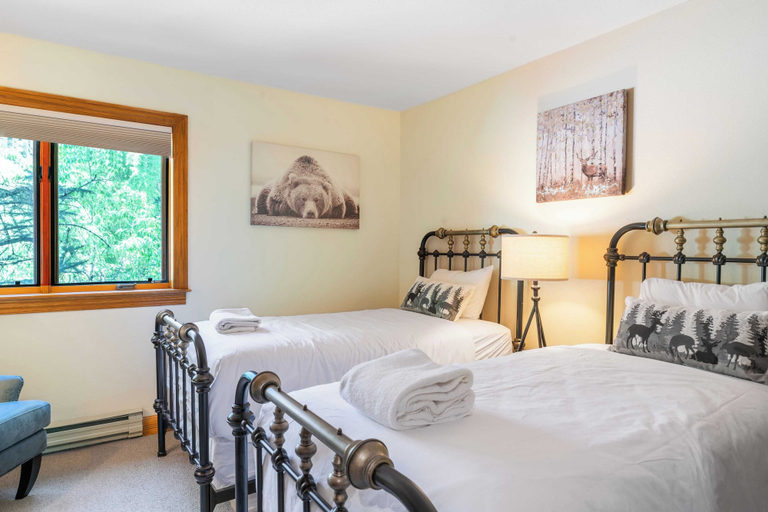 Others 3, Cimarron Lodge 14 by Avantstay Ski-in/ski-out Property in Complex w/ Two Hot Tubs! Permit#3601, San Miguel