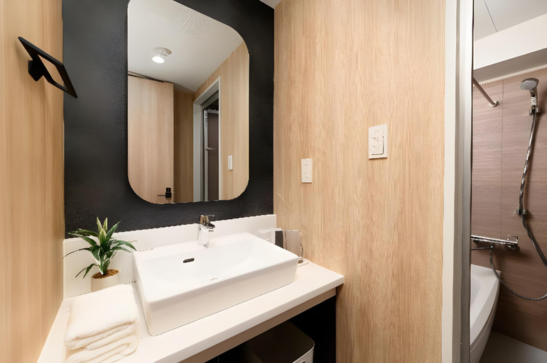 Bathroom 16