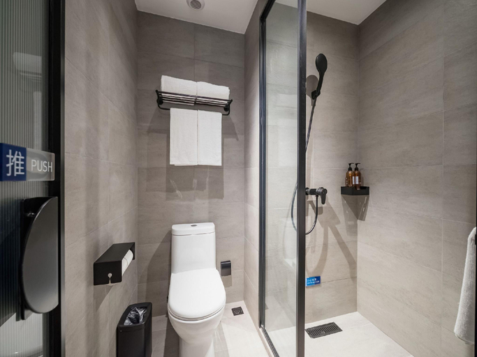 Bathroom 3, Hanting Hotel Beijing West Station Liuliqiaod, Beijing