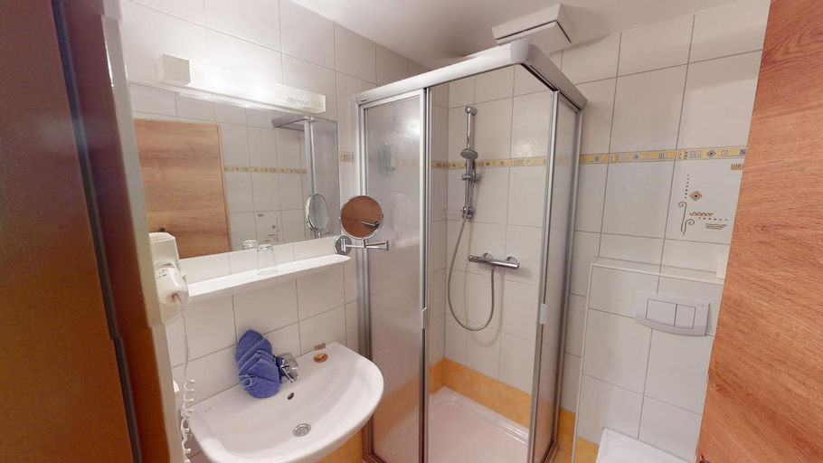Bathroom 2, Berghotel Presslauer, Hermagor