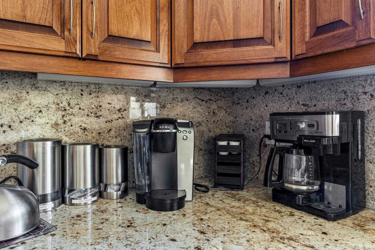 Interior 5, Beautifully Remodeled Kitchen Peaceful Mountain Views Sutter by Avantstay, San Bernardino