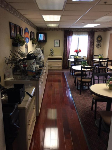 Food & Drinks 5, Baymont by Wyndham Paducah, McCracken