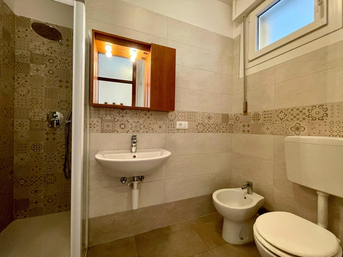 Bathroom, Gorgeous studio with terrace, Venezia